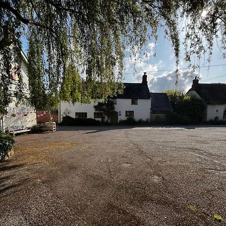 Notley Arms Inn Exmoor National Park Elworthy ภายนอก รูปภาพ