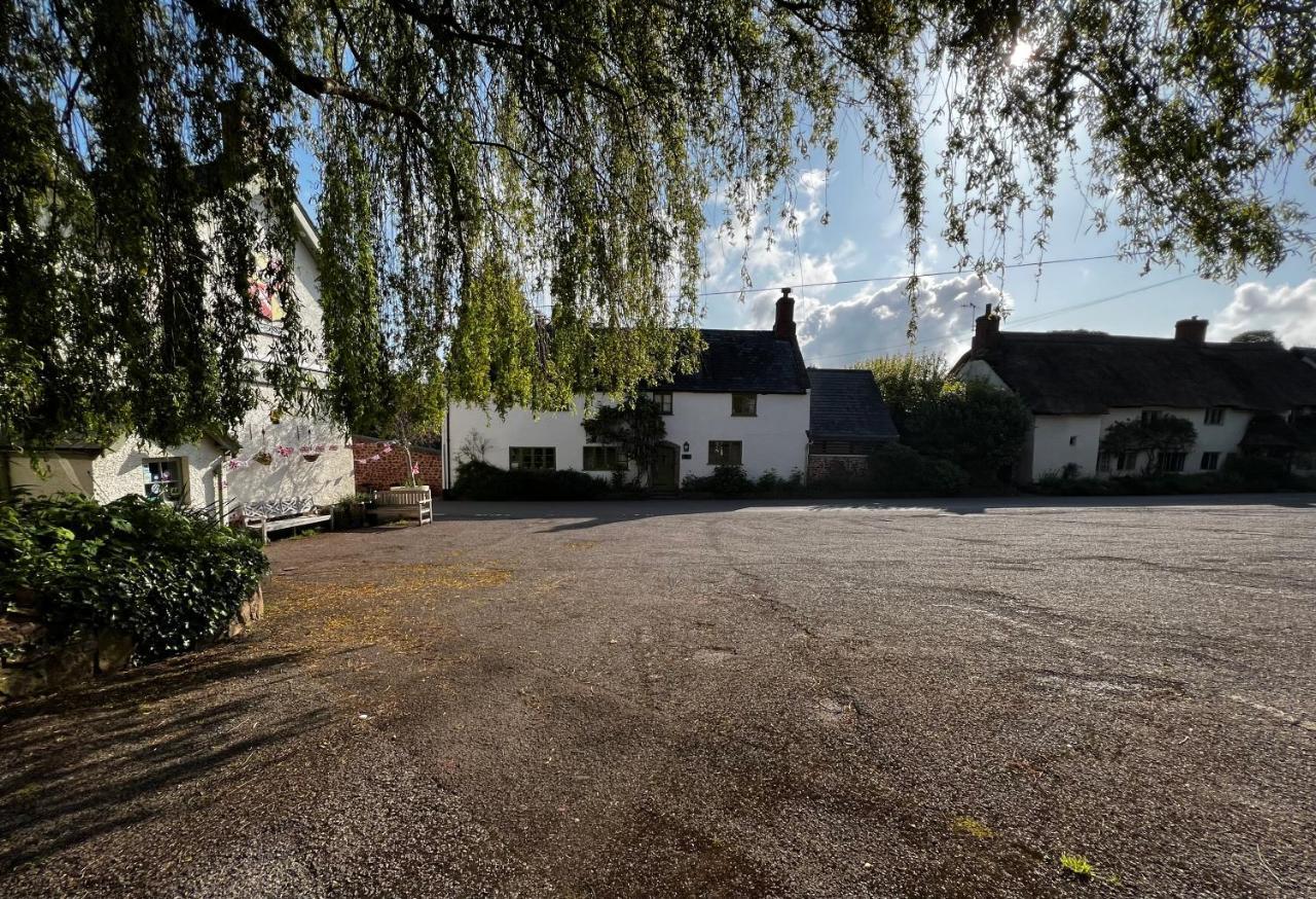 Notley Arms Inn Exmoor National Park Elworthy ภายนอก รูปภาพ