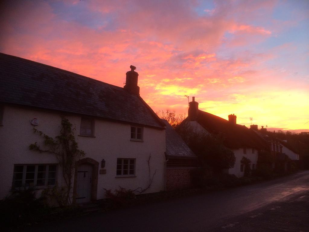 Notley Arms Inn Exmoor National Park Elworthy ภายนอก รูปภาพ